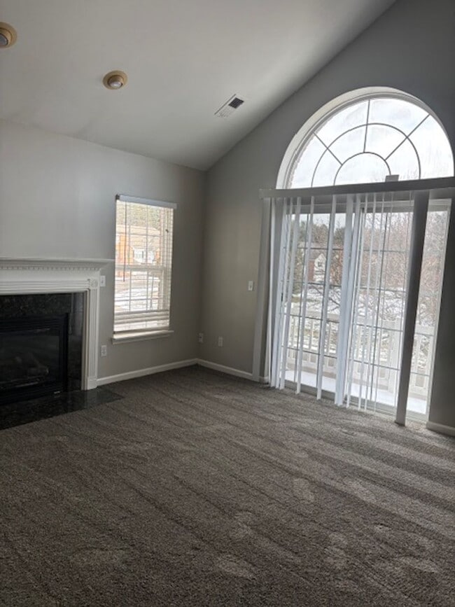 Photo - BEAUTIFUL 2 BEDROOM 2 BATH CONDO!