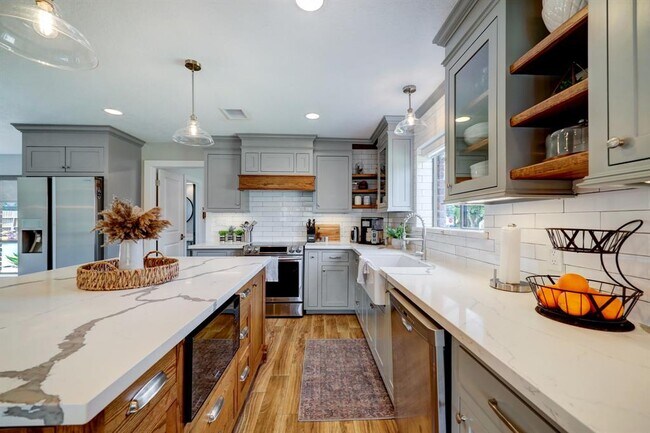 Building Photo - 1802 Cedar Creek Ct
