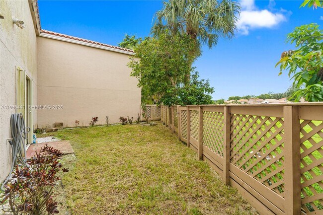 Foto del edificio - 11009 Mainsail Dr