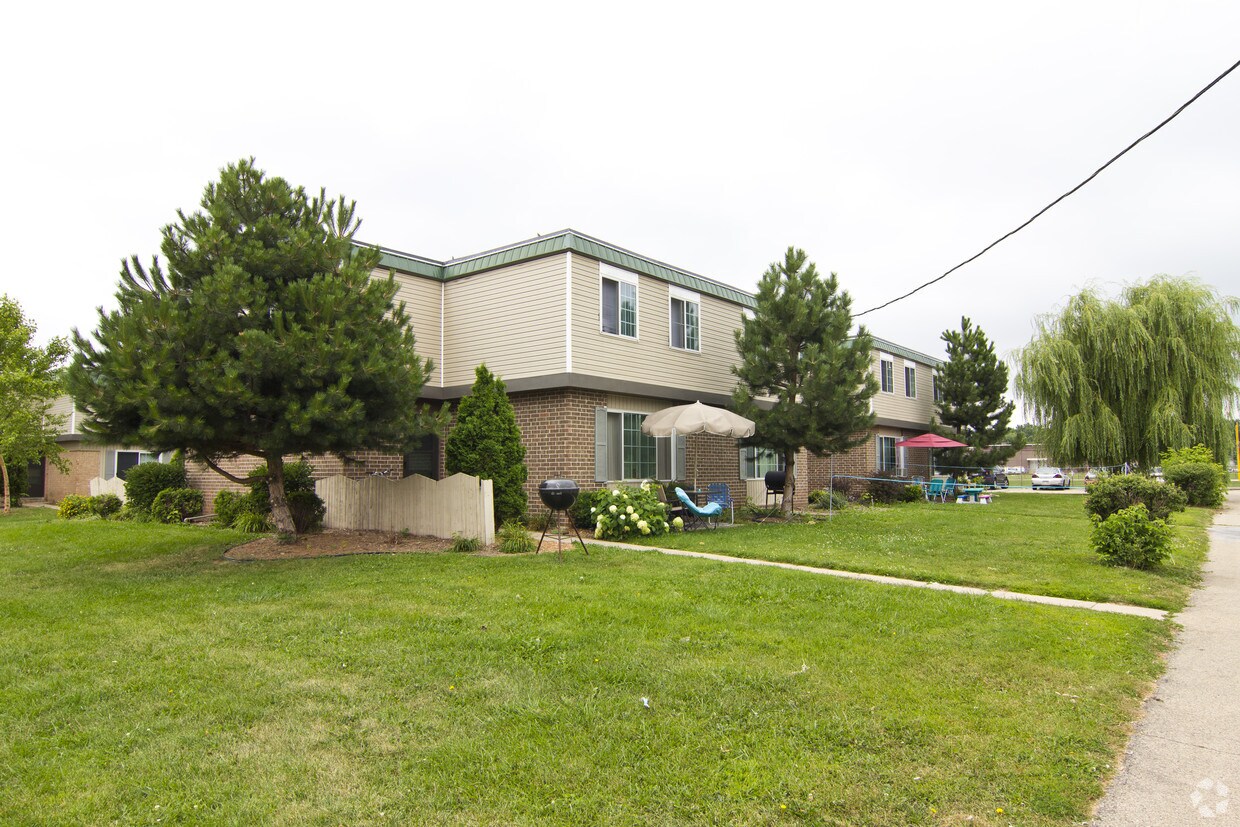 Building Photo - 3129 N Lawe St