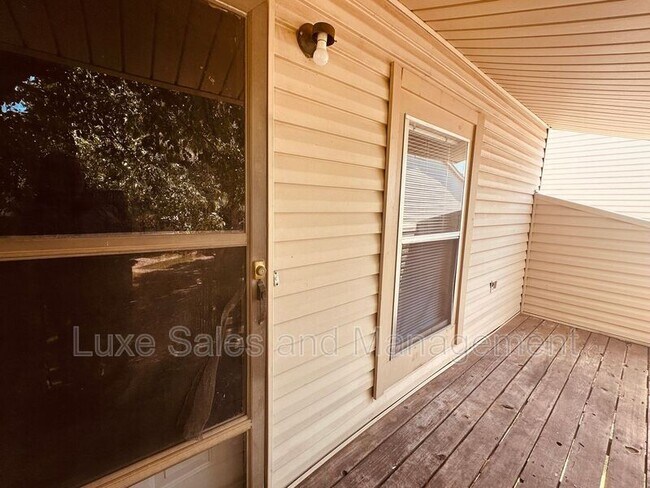 Photo - 4110 N Drexel Blvd Apartment