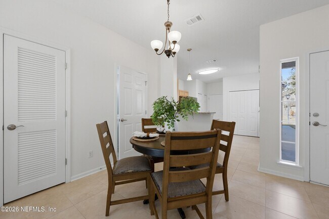 Building Photo - 334 Scrub Jay Dr