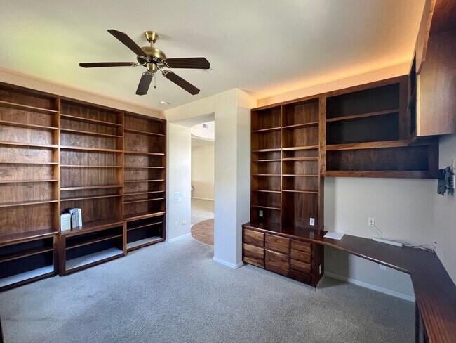 Building Photo - Beautiful Large Summerset III 2 Bedroom, 2...
