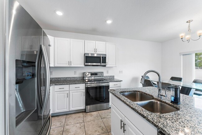 Building Photo - 1053 SW Coleman Ave