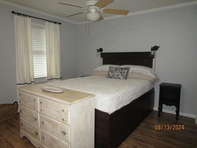 Building Photo - 3000 Cypress Pointe