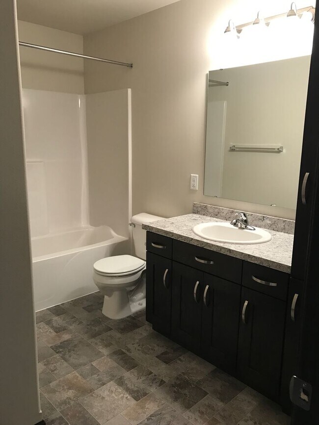 Foto del edificio - 3 bed 3 bath