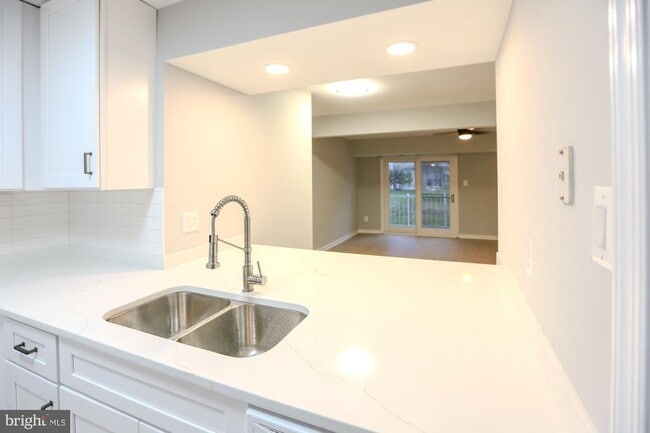 Building Photo - 14470 Cool Oak Ln