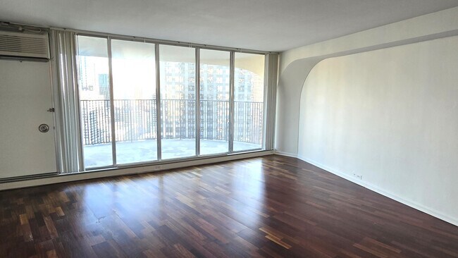 Foto del edificio - 300 N State St