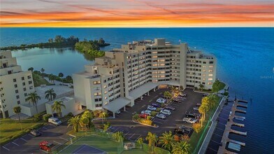 Building Photo - 6035 Sea Ranch Dr