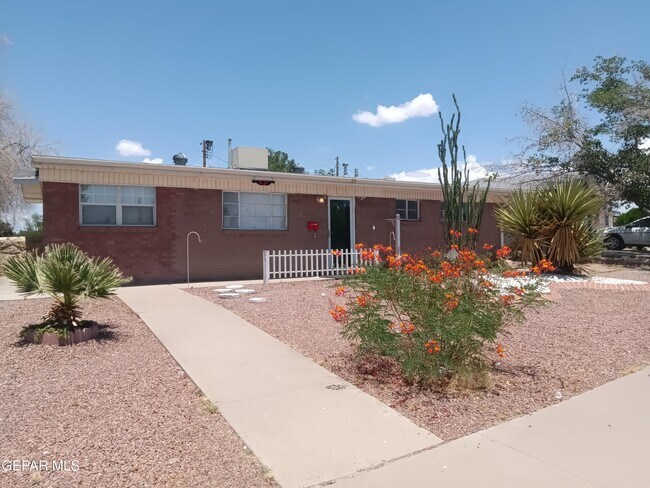 Foto del edificio - 8108 Margaret Ln