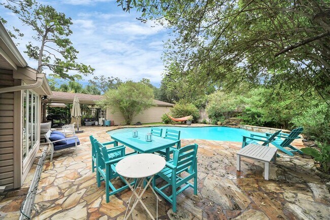 Foto del edificio - 403 Lakeside Estates Dr