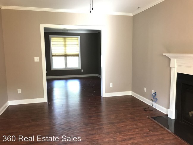 Building Photo - 256 Rolling Pines Dr