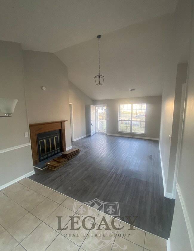 Building Photo - 2925 Sheana Way