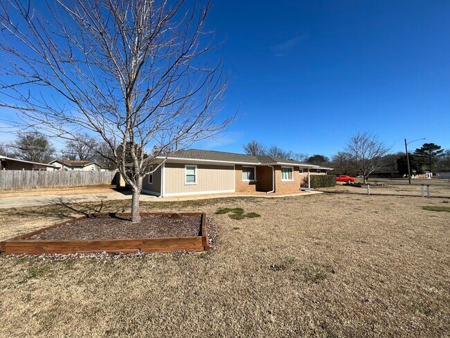 Foto del edificio - 3316 Archer Dr SW Huntsville, AL 35805