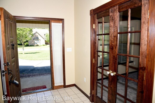 Building Photo - 4 br, 3 bath House - 702 Mathis Lane (K132)