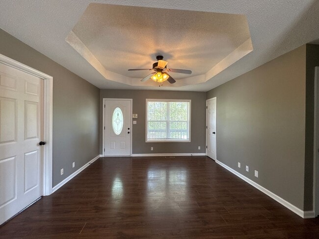 Building Photo - 910 Applegrove Cir