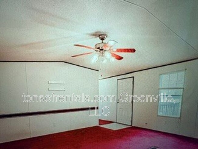 Foto del edificio - 255 Pine Dr
