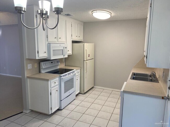 Foto del edificio - 10 Nightingale Ave