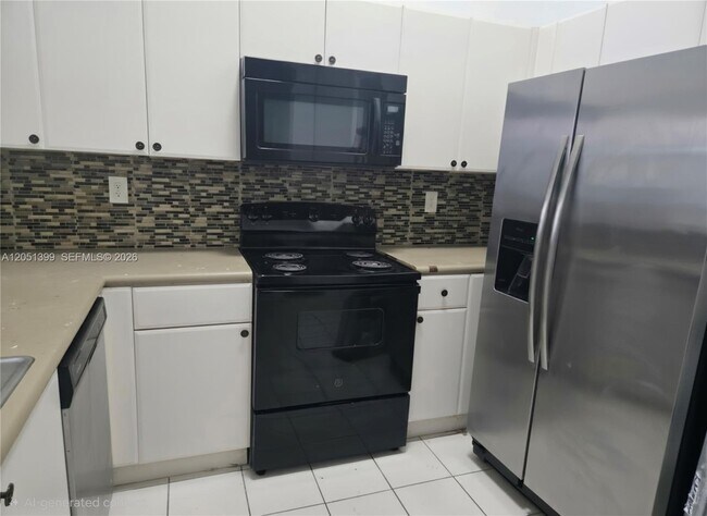 Building Photo - 1661 SE 29th Ct