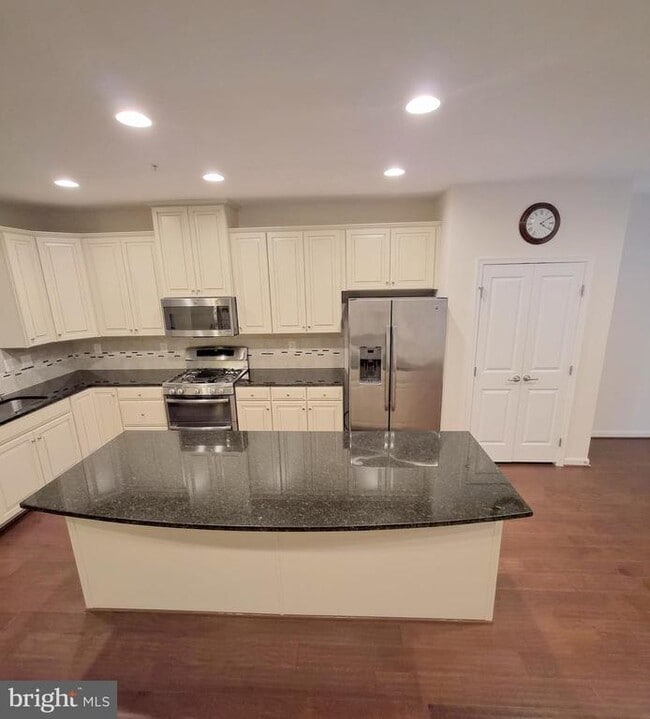 Foto del edificio - 9128 Landon House Ln
