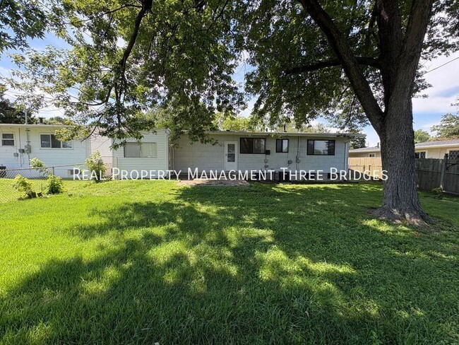 Building Photo - 90 Canisius Ln