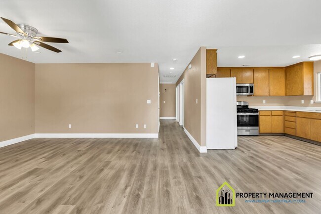 Foto del edificio - Cozy 3-Bedroom Home with Modern Touches