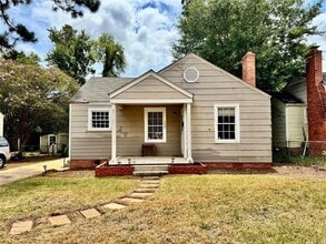 Building Photo - 2082 Johnson St