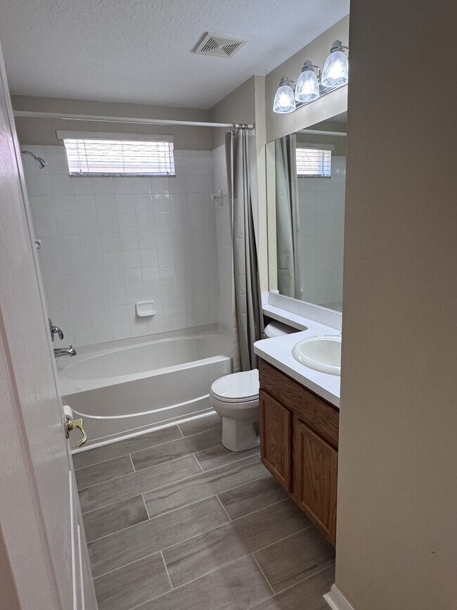 Foto del edificio - 7507 Canal Point Ct