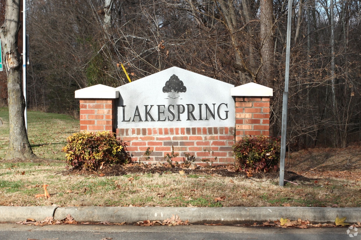 Building Photo - Lakespring Apartments