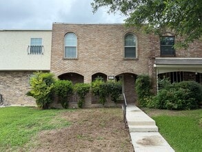 Building Photo - 2207 Lotus Blossom St