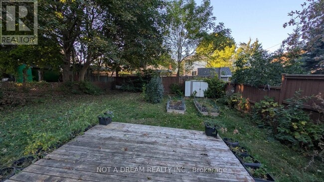 Building Photo - 368 Victoria St S