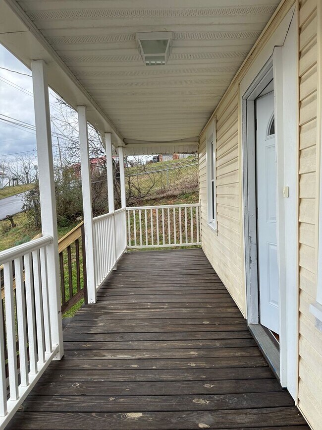 Foto del edificio - 2 Bedroom/1 Bath Home   Kingsport, TN