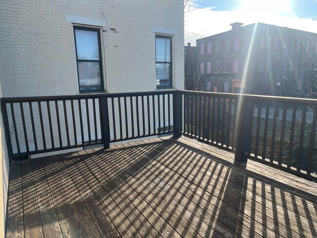 Nuevo Melle-Lease.pdf - 2873 Colerain Ave