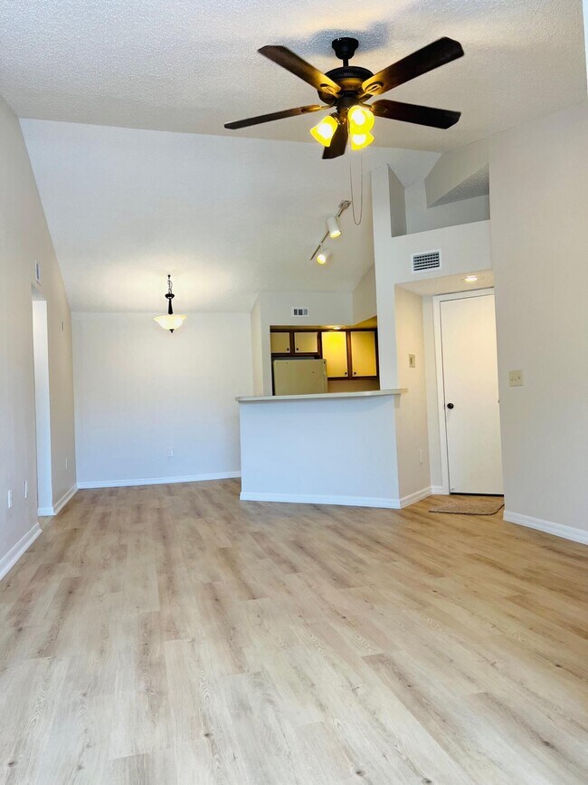 Foto del edificio - 1401 Village Blvd