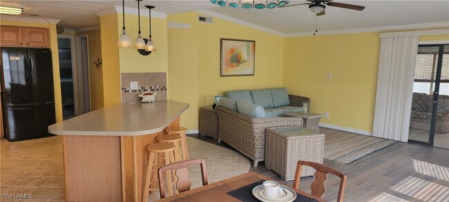 Building Photo - 4700 Tahiti Dr