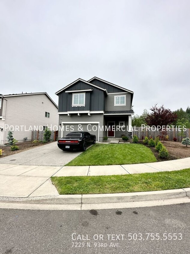 Primary Photo - Beautiful Camas Home with 4-bedrooms + Lar...