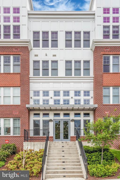 Building Photo - 1418 N Rhodes St