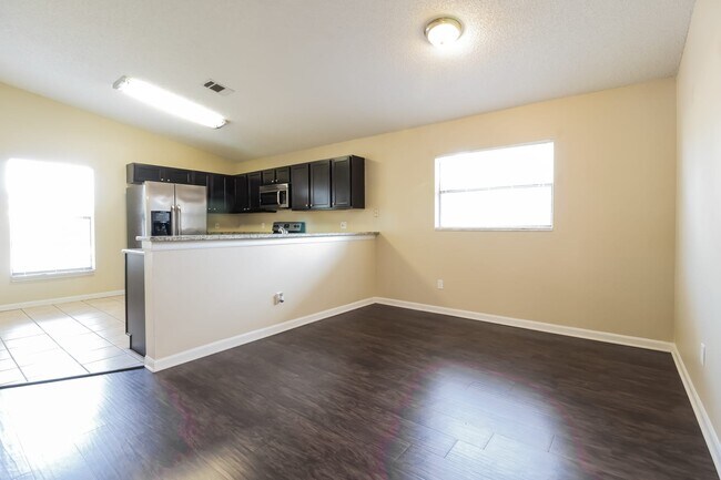 Building Photo - 4218 Fox Hollow Cir