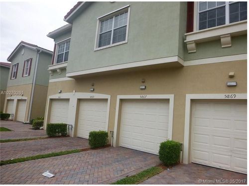Foto principal - 5867 Hampton Hills Blvd