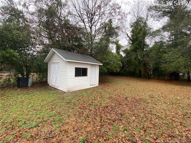 Building Photo - 1927 Crestview Dr
