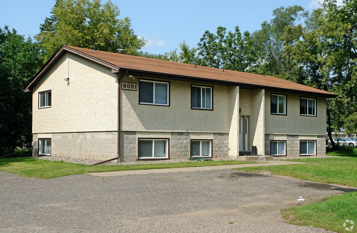 6051 50th St N, Oakdale, MN 55128 Apartments in Oakdale, MN