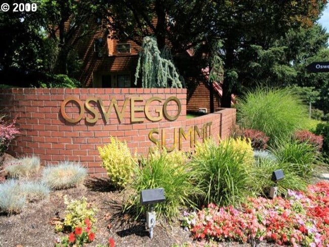 Photo - Desirable Lake Oswego Condo 1Bed/1Bath - Mt Park