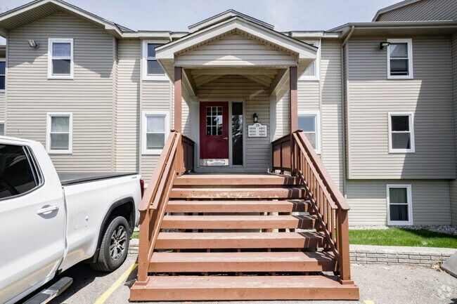 Building Photo - 4890 Harbor Point Dr