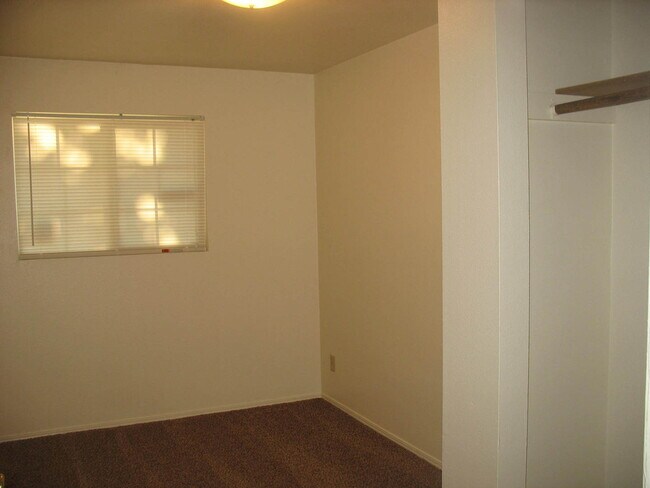 Foto del edificio - 3bed, 1.5bath, 1,050sq.ft. Single family home with garage