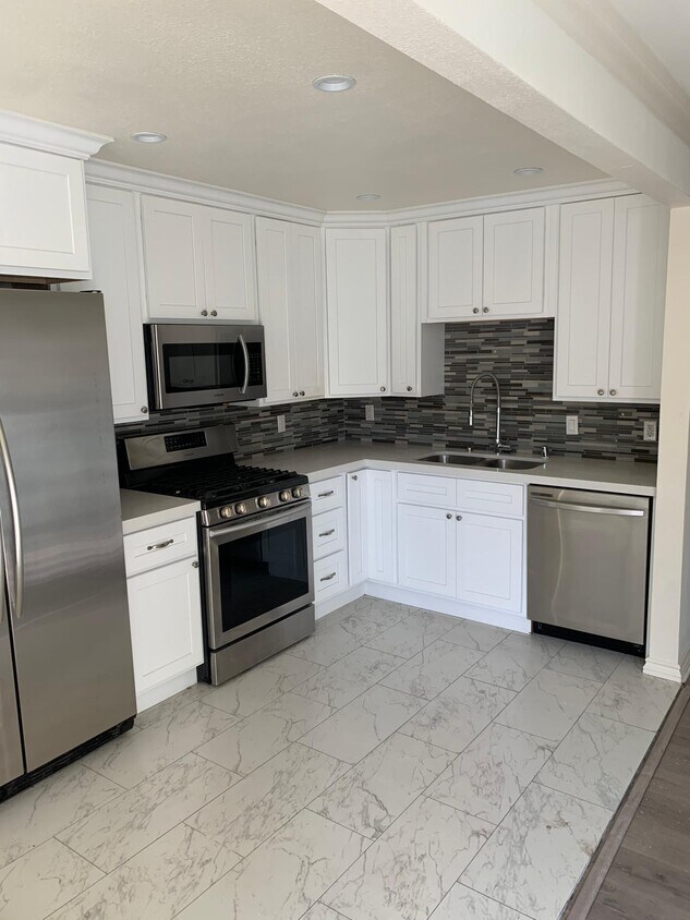 Foto principal - 909 N Croft Ave