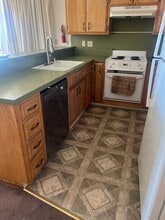 Building Photo - 709 Lakeview