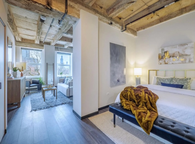 Photo - 1645 W Ogden Ave Apartment