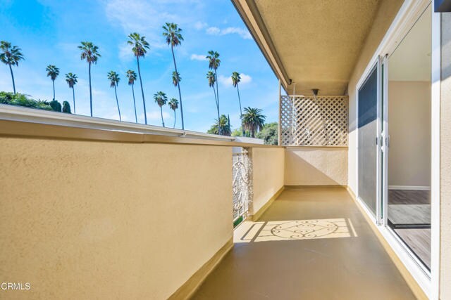 Foto del edificio - 580 N Los Robles Ave