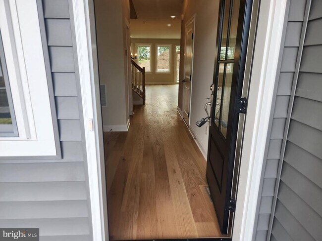 Foto del edificio - 328 Foxtail Ln