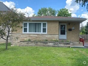Building Photo - 426 Berteau Ave
